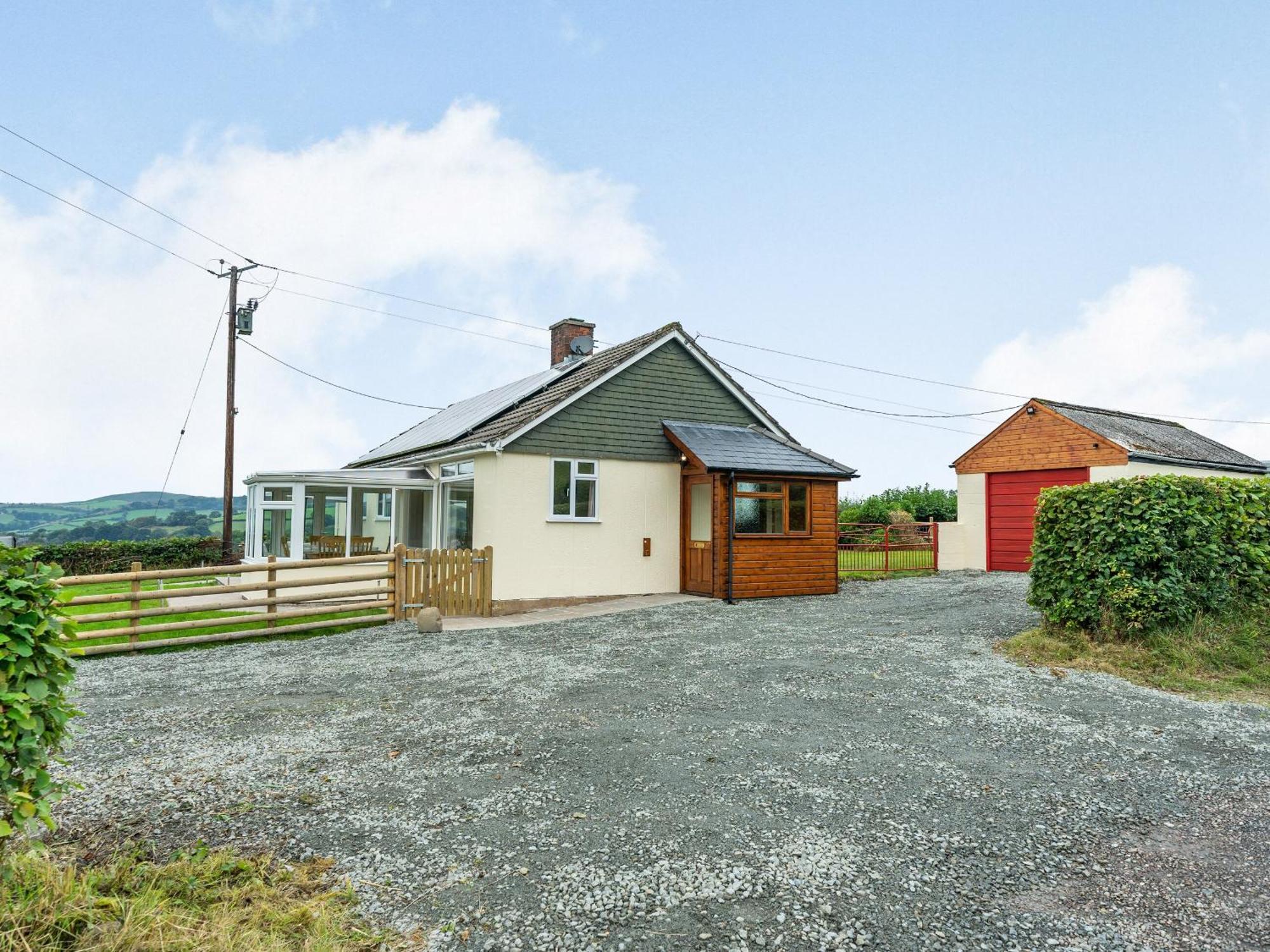 Meadowcroft Villa Bettws Disserth ภายนอก รูปภาพ