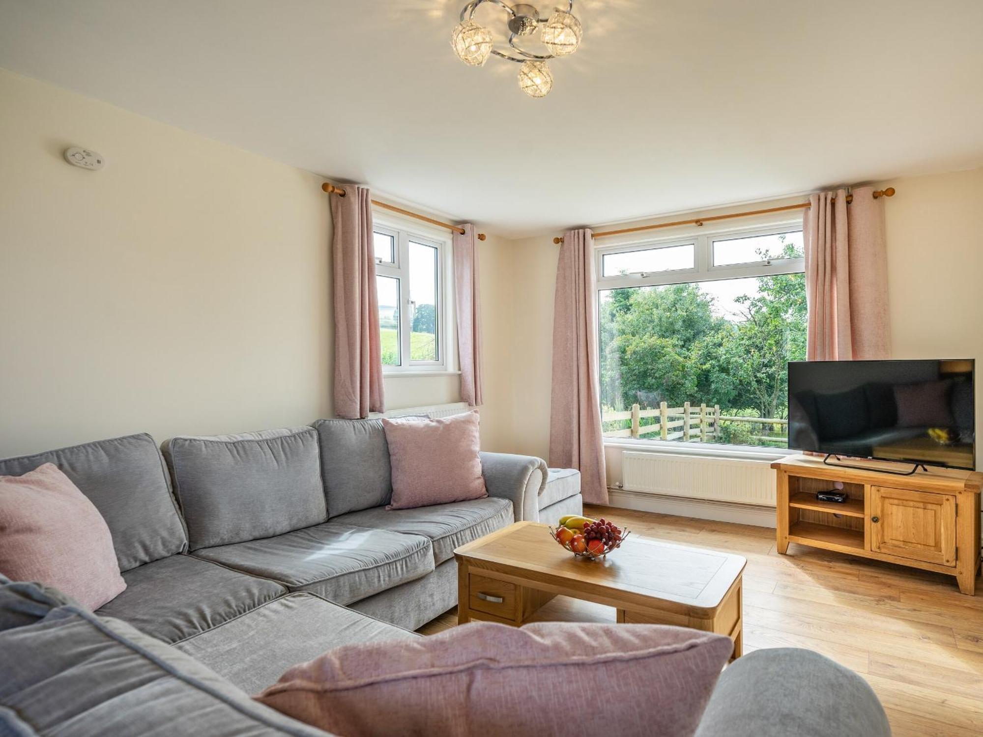 Meadowcroft Villa Bettws Disserth ภายนอก รูปภาพ